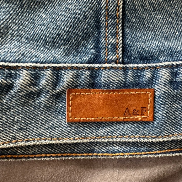 Abercrombie and Fitch distressed denim jacket in size XS - Picture 3 of 9